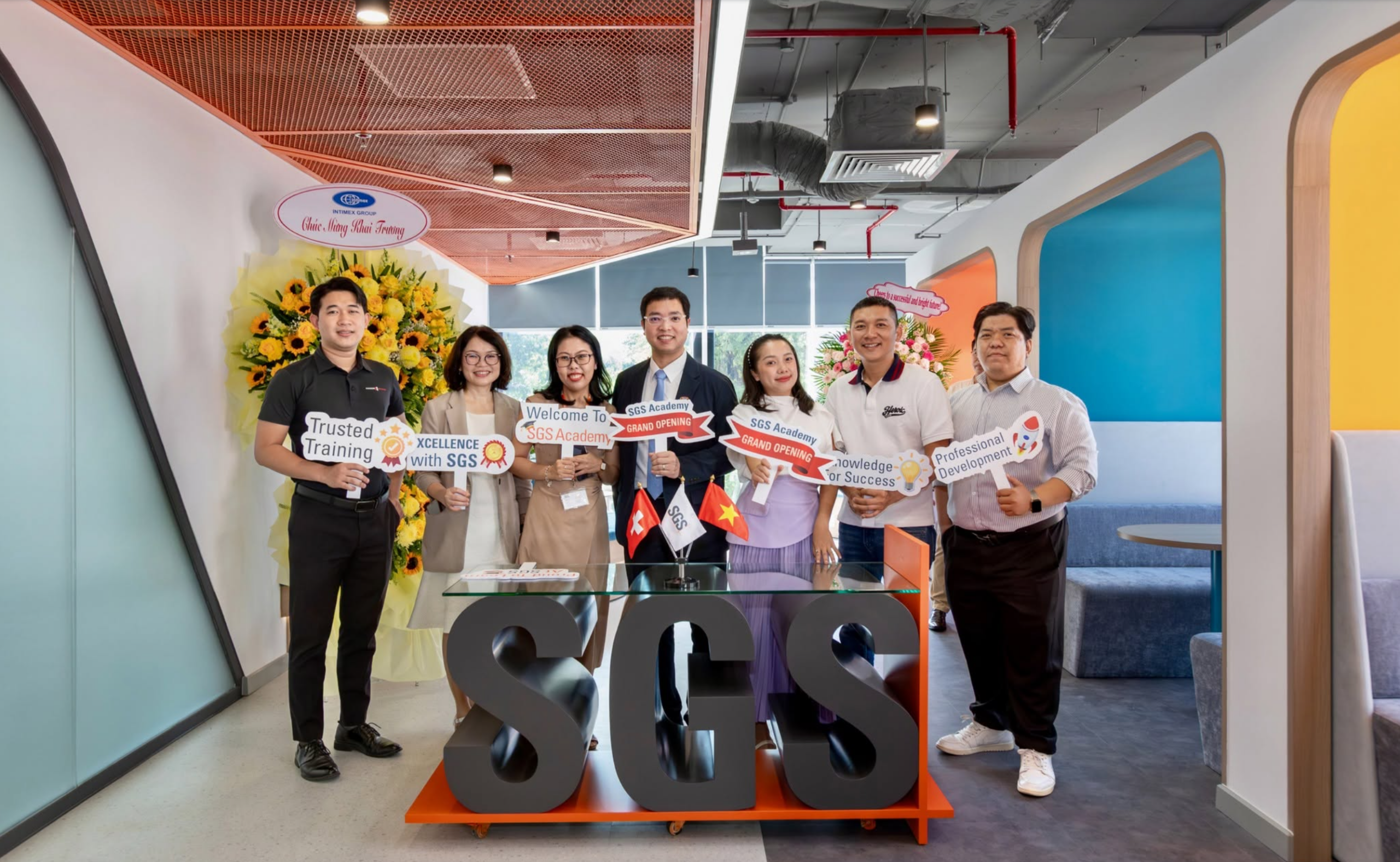 Đồng hành cùng khách hàng tại SGS Academy.